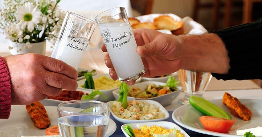 میخانه شب ترک